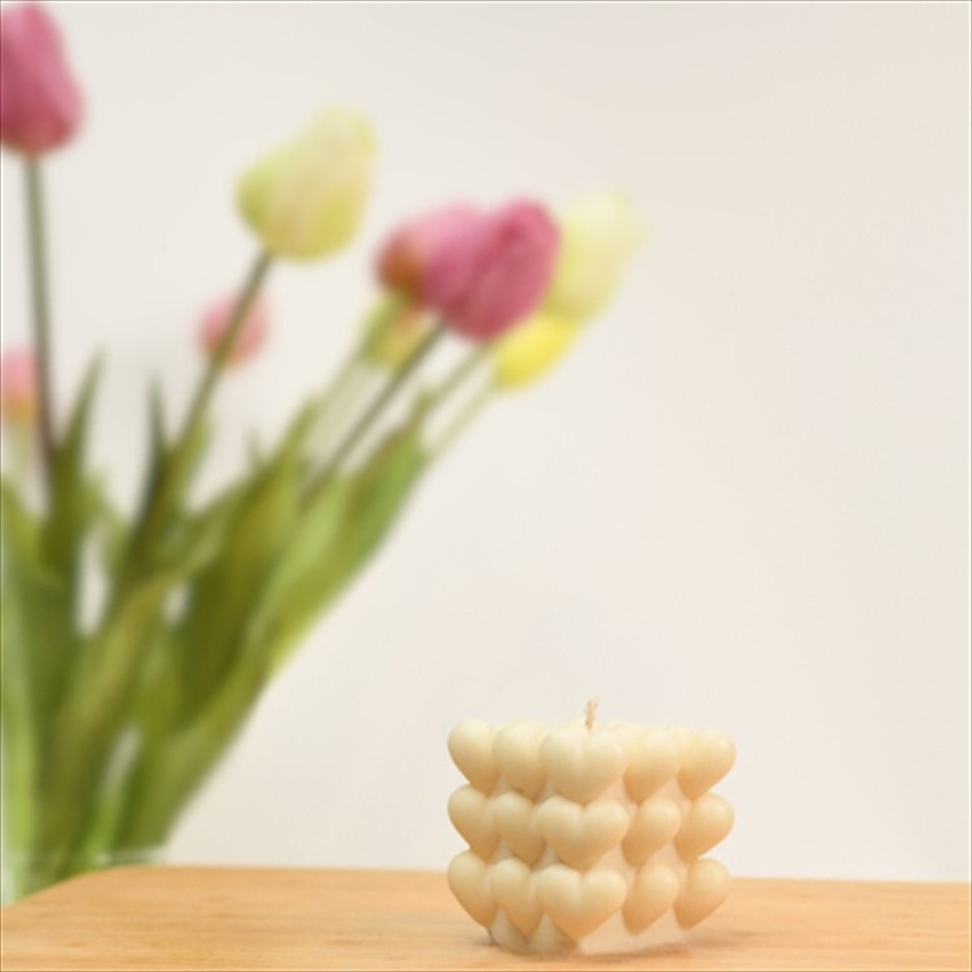 CANSCULHRTBBL.jpg HEART SHAPED BUBBLE CANDLE - Image 1